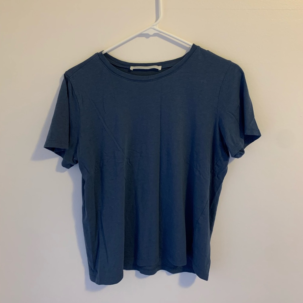 blue t shirt